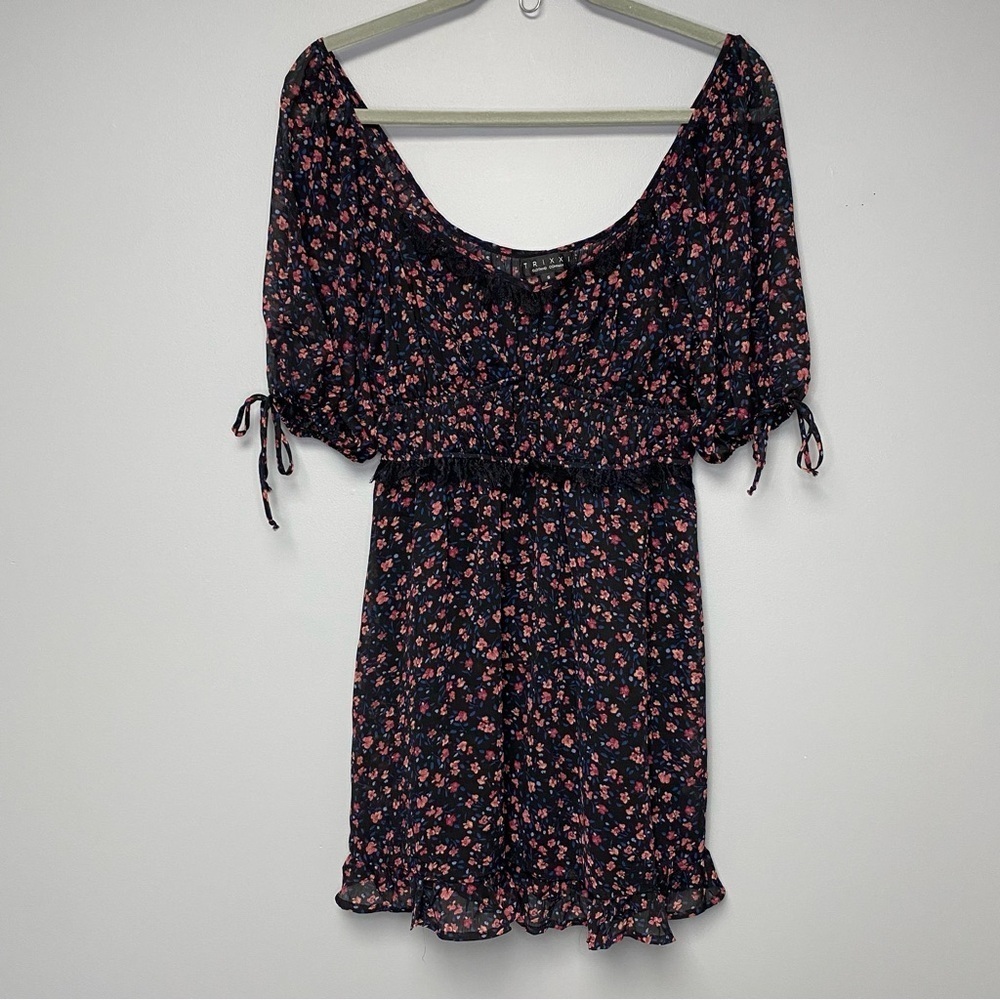 Trixxi Black Floral Smocked Peasant Mini Dress w/ Puff Sleevesβ Womenβs Size S
